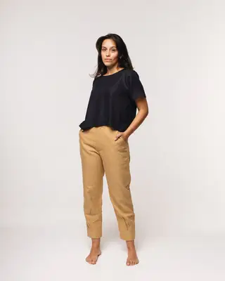 calça fertilità bege