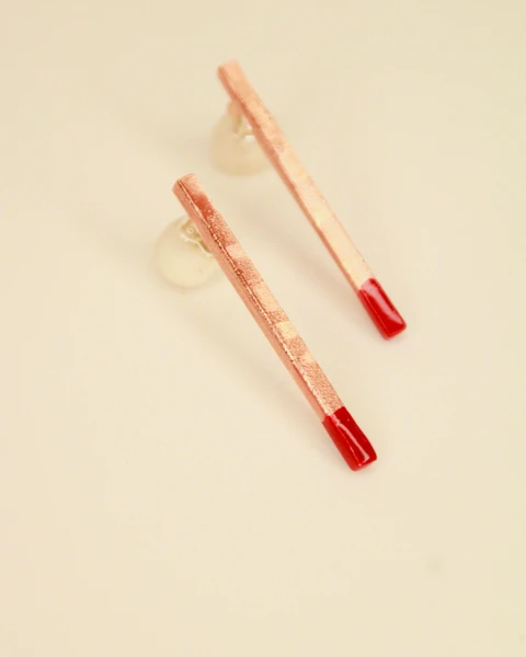 Brinco palito vermelho blanc
