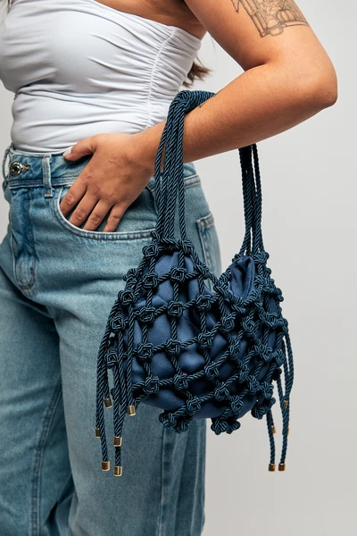 Bolsa Macramê Baguette Carol - Azul Marinho