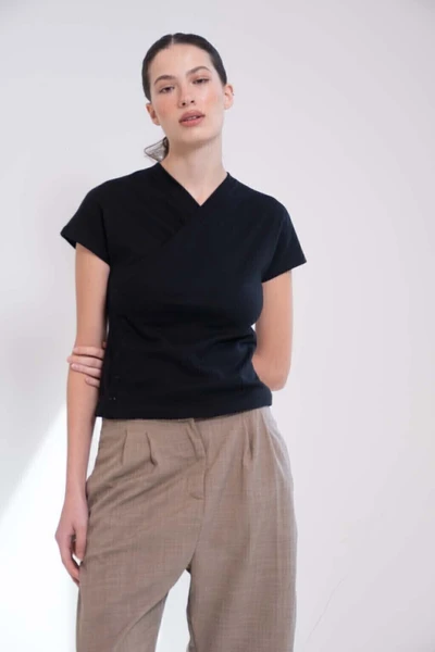 blusa transpassada algodão preta [Blusa Gia]
