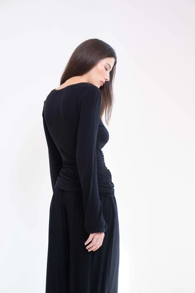 Blusa Lara Manga Longa Preta