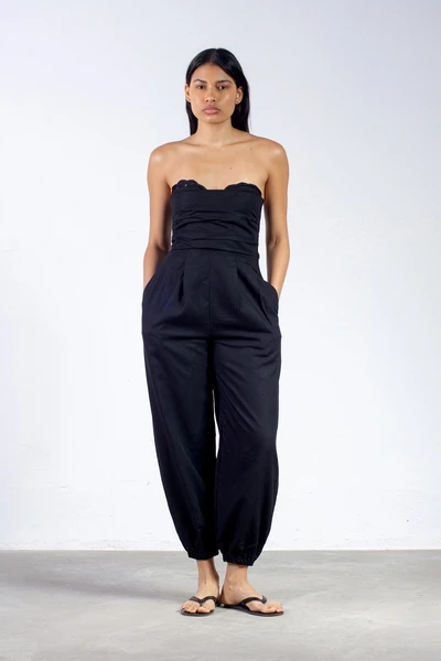 Macacão Gaia Renda Preto