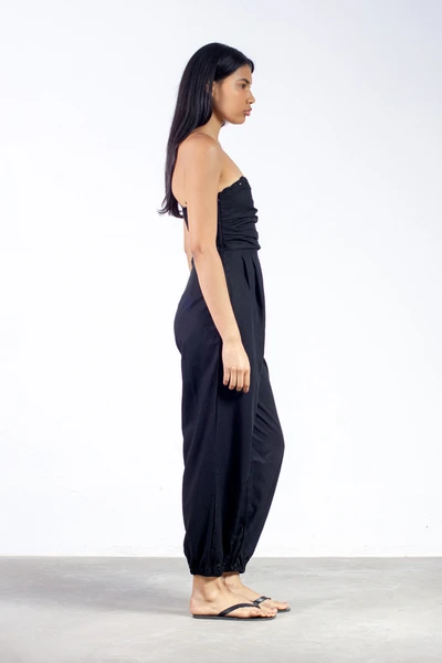 Macacão Gaia Renda Preto