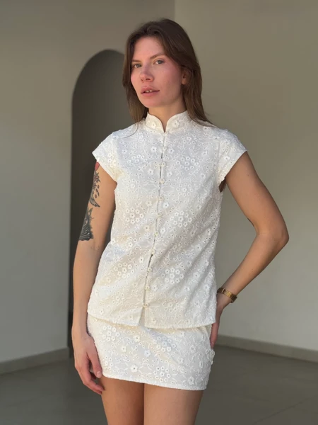 blusa gola kimono em laise