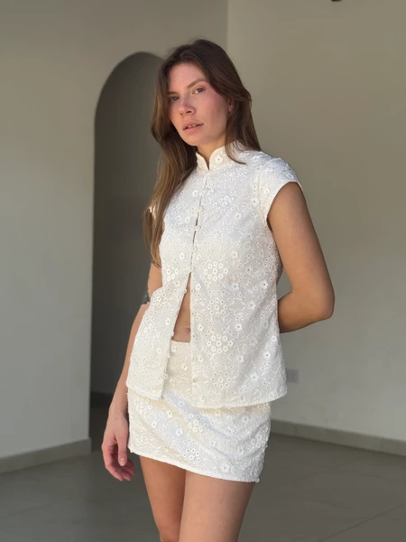 blusa gola kimono em laise