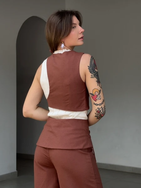 Colete de Sobrepor Marrom Rosado