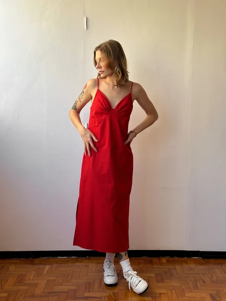 vestido decote franzido vermelho