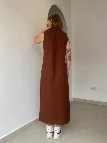 vestido coluna marrom