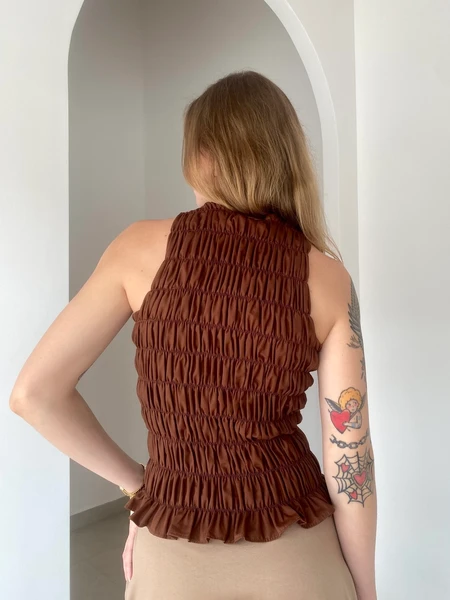 blusa lastex gola canoa marrom