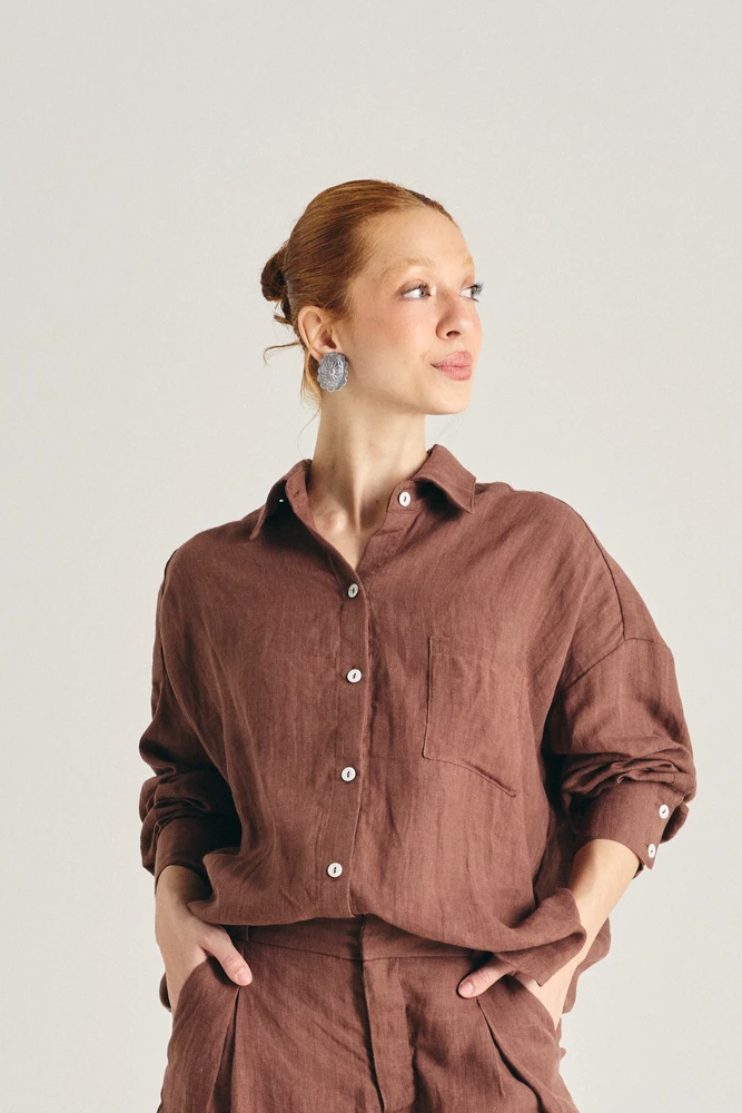 camisa over 100% linho marrom